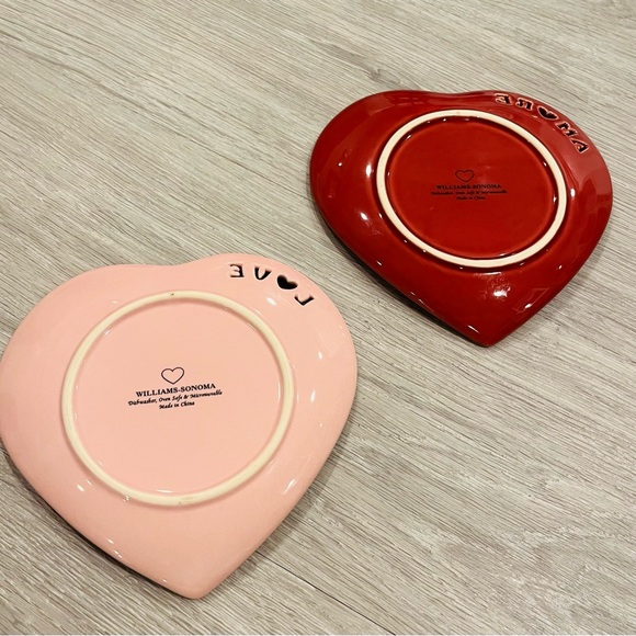 ❤️ Williams Sonoma Valentine heart shaped plates ❤️ - Picture 8 of 12